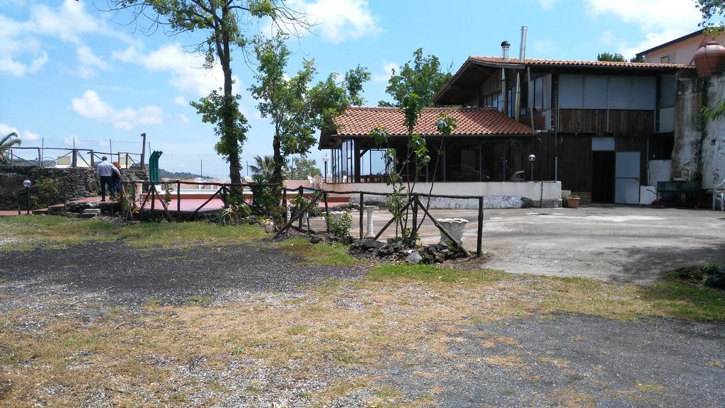 Bed and Breakfast Pietra Nera Piedimonte Etneo Exterior foto